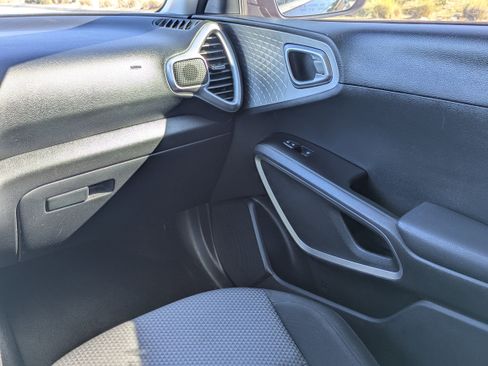 Certified 2023 Kia Soul LX image 22