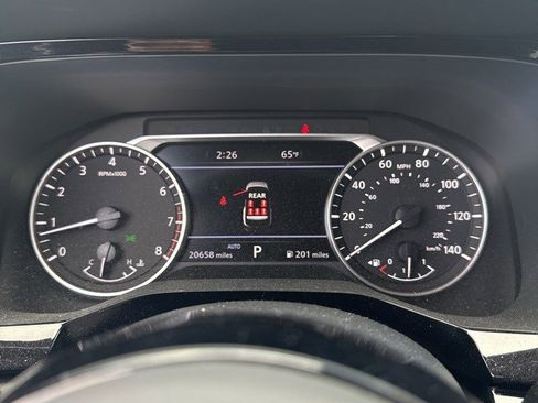 Used 2023 Nissan Pathfinder SL w/ SL Premium Package image 7