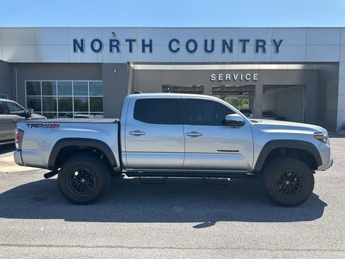Used 2022 Toyota Tacoma TRD Off-Road w/ TRD Premium Off Road Package AWD/4WD image 1