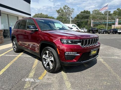 Used 2023 Jeep Grand Cherokee 4WD 4xe image 3