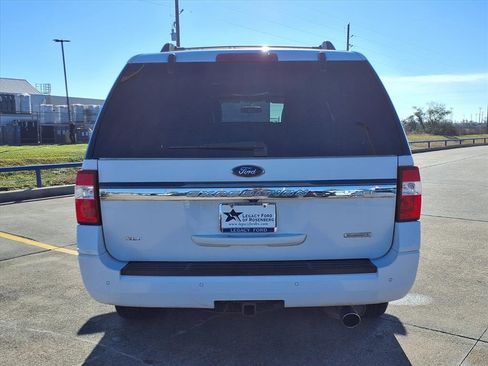 Used 2017 Ford Expedition EL XLT w/ Equipment Group 202A image 5