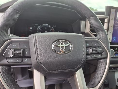 Used 2025 Toyota Tundra Limited AWD/4WD image 24