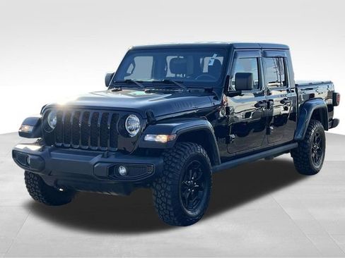 Used 2022 Jeep Gladiator Sport image 3