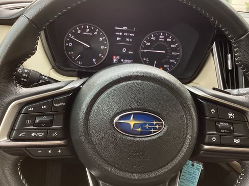 Used 2025 Subaru Outback Premium AWD/4WD image 18