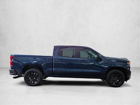 Used 2022 Chevrolet Silverado 1500 Custom w/ Safety Confidence Package RWD image 4