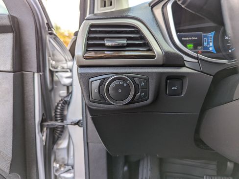 Used 2014 Ford Fusion Energi SE w/ Driver Assist Package image 14