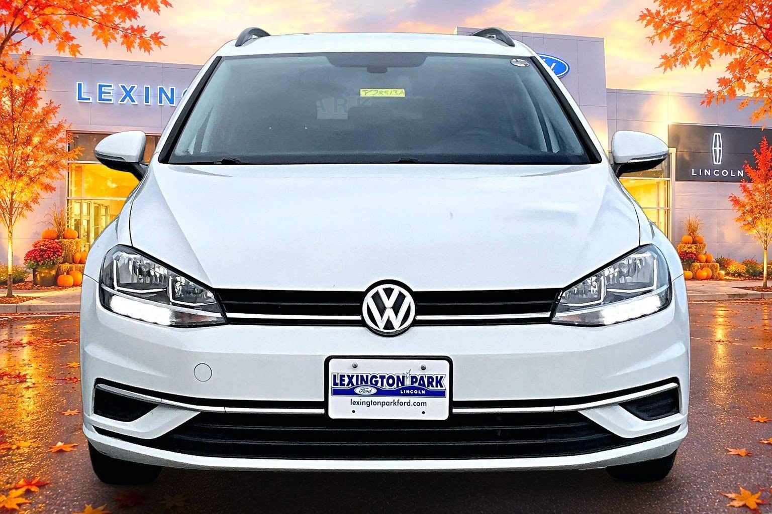 Used 2018 Volkswagen Golf S FWD image 2