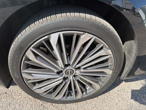 Used 2024 Nissan Altima 2.5 SL AWD/4WD image 10