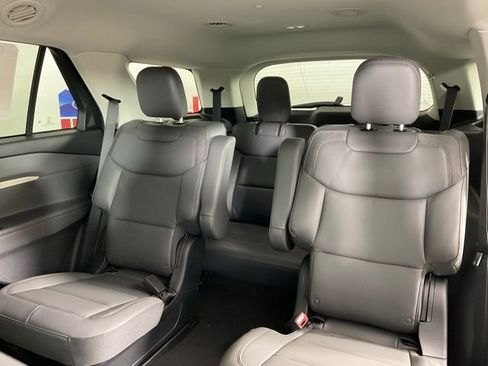 New 2025 Ford Explorer Active w/ Active Comfort Package image 16