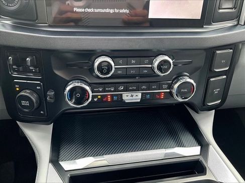 Used 2024 Ford F450 Limited w/ FX4 Off-Road Package AWD/4WD image 28