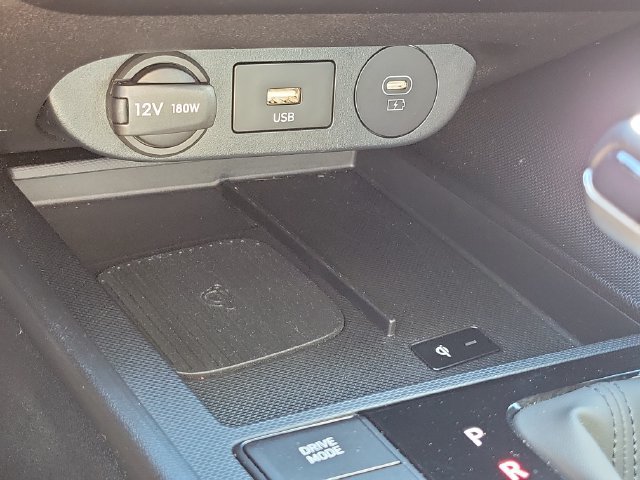 Used 2025 Hyundai Elantra Sport FWD image 14