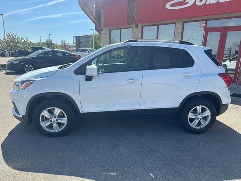 Used 2022 Chevrolet Trax LT w/ Driver Confidence Package AWD/4WD image 8