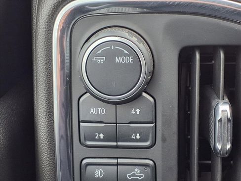 Used 2022 Chevrolet Silverado 2500 LT w/ Midnight Edition image 11