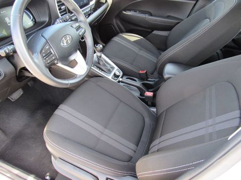 Certified 2025 Hyundai Venue SEL FWD image 13
