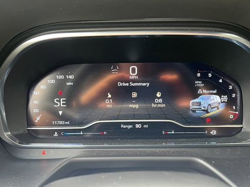 Used 2024 GMC Yukon SLT w/ SLT Luxury Package image 20