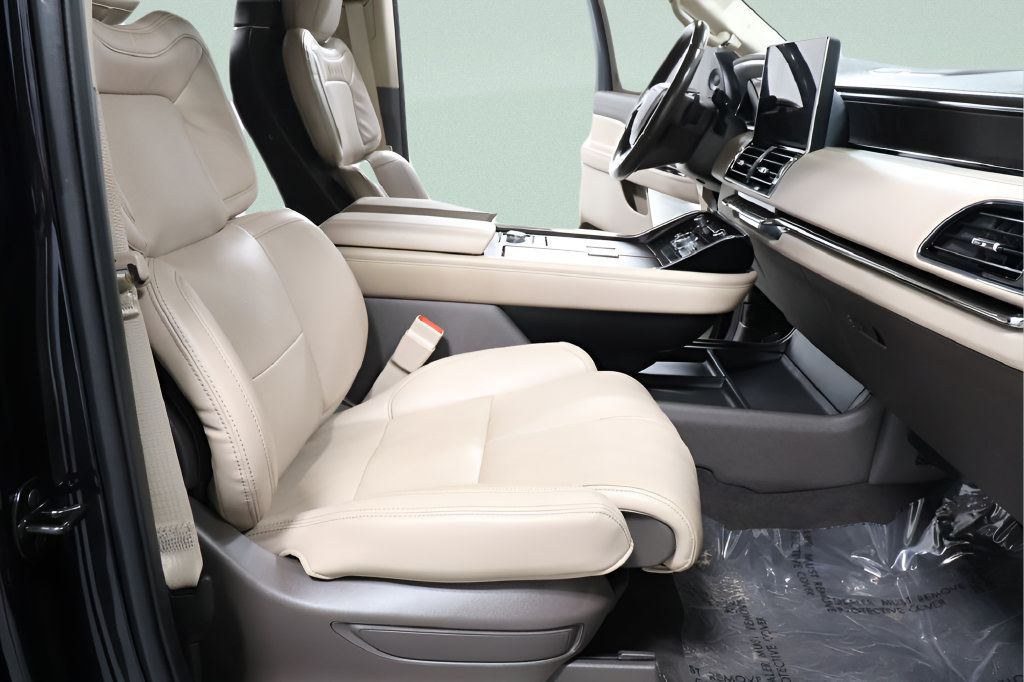 Used 2022 Lincoln Navigator Reserve AWD/4WD image 37