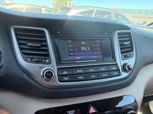 Used 2018 Hyundai Tucson SE AWD/4WD image 26
