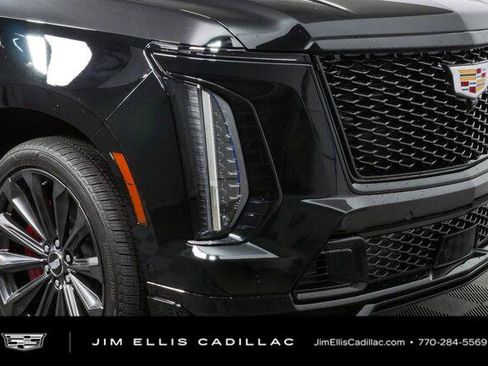 Used 2025 Cadillac Escalade V w/ LPO, Floor Liner Package AWD/4WD image 41