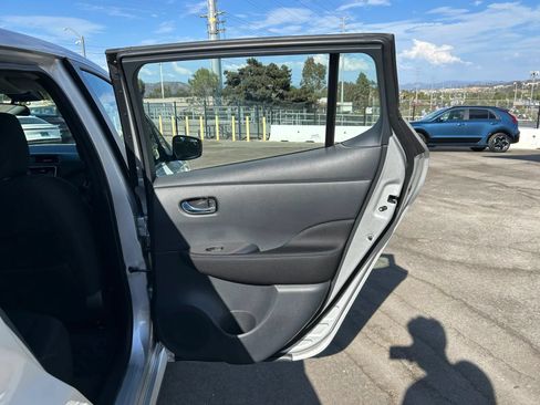 Used 2025 Nissan Leaf S FWD image 37