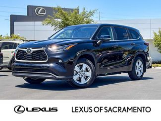 Used 2024 Toyota Highlander LE FWD video 1