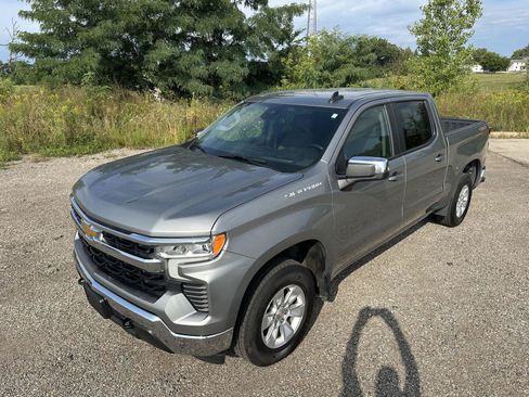 Used 2023 Chevrolet Silverado 1500 LT AWD/4WD image 9