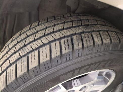 Used 2010 Honda Pilot Touring image 27