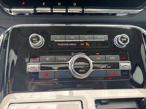 Used 2024 Lincoln Navigator Black Label image 15