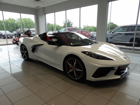 Used 2023 Chevrolet Corvette Stingray Preferred Conv w/ Z51 Performance Package RWD image 3