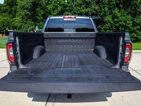 Used 2018 GMC Sierra 1500 Denali w/ Denali Ultimate Package AWD/4WD image 22
