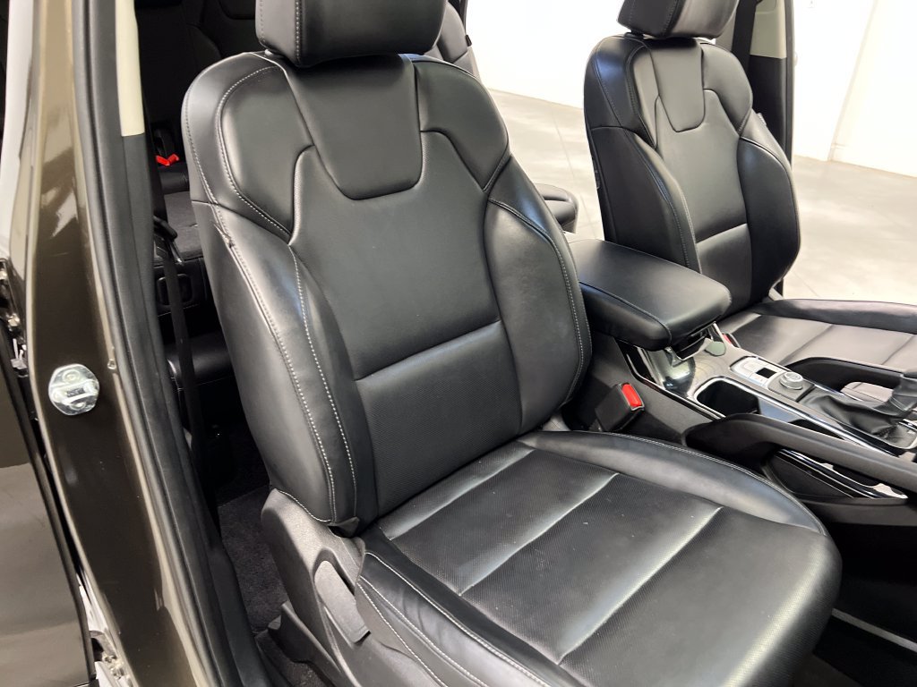 Used 2025 Kia Telluride S FWD image 30