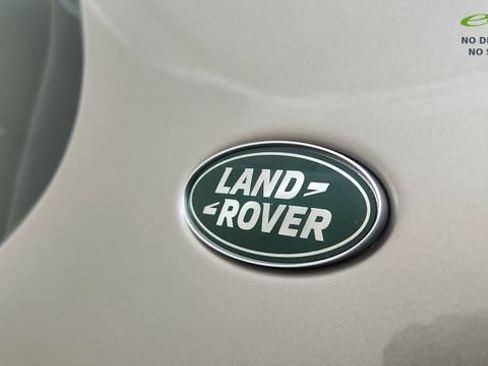 Used 2024 Land Rover Discovery Metropolitan Edition AWD/4WD image 19