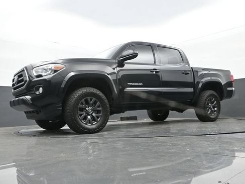 Used 2021 Toyota Tacoma SR5 RWD image 12