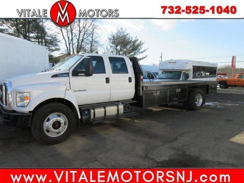 Used 2019 Ford F750 2WD Crew Cab Super Duty image 1