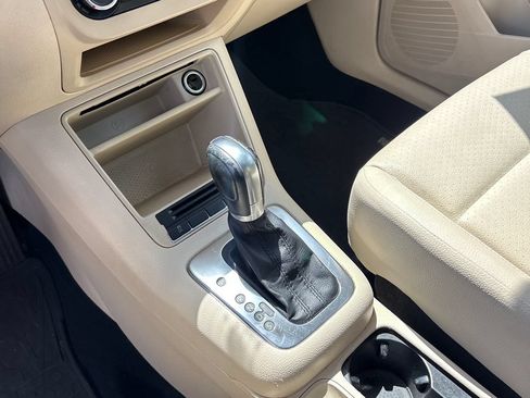 Used 2012 Volkswagen Tiguan S FWD image 26