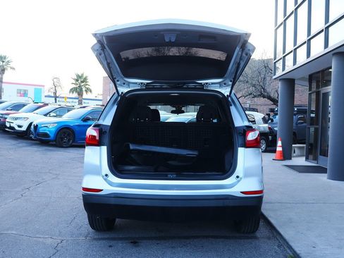 Used 2020 Chevrolet Equinox LS w/ LS Convenience Package image 22