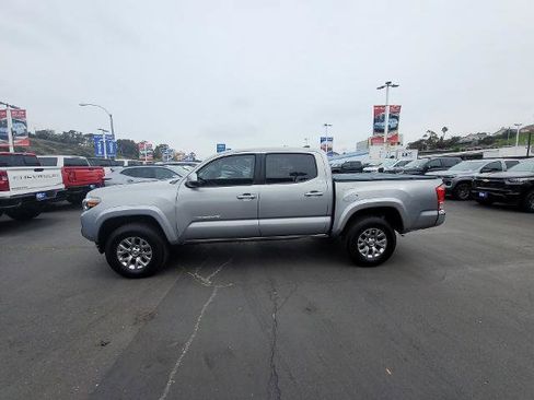 Used 2017 Toyota Tacoma SR5 image 5