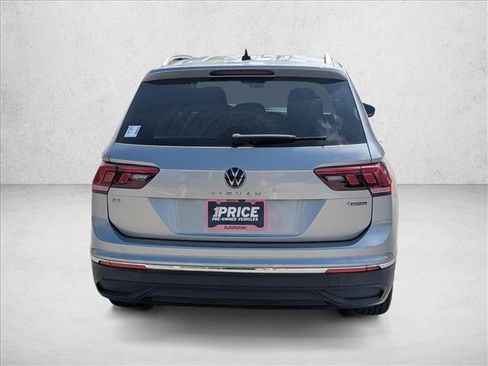 Used 2022 Volkswagen Tiguan SE AWD/4WD image 6
