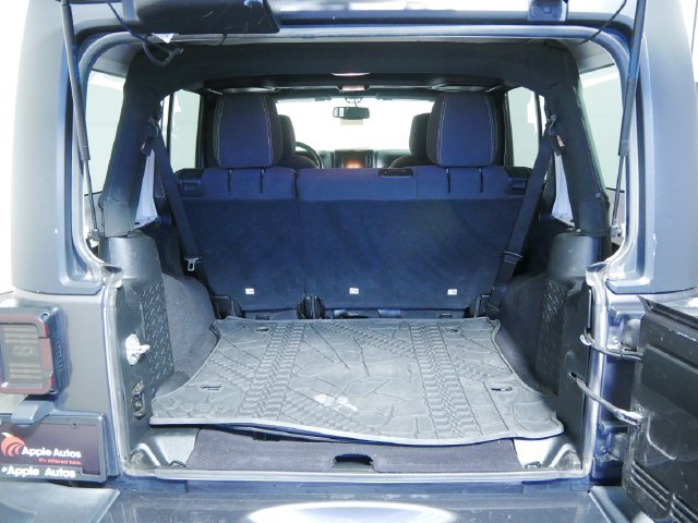 Used 2017 Jeep Wrangler Unlimited Sahara AWD/4WD image 10