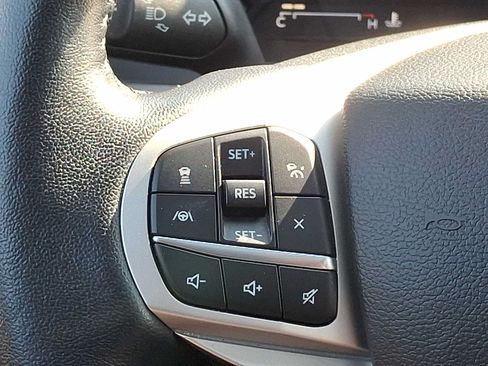 Certified 2023 Ford Explorer XLT w/ Equipment Group 202A AWD/4WD image 22