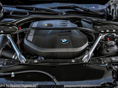 Used 2025 BMW 740i xDrive w/ Premium Package image 23