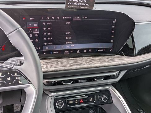 New 2025 Audi Q5 Premium Plus image 8