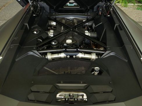 Used 2015 Lamborghini Aventador LP 700-4 image 28
