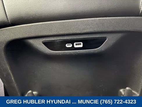 Used 2025 Chrysler Pacifica Limited FWD image 47