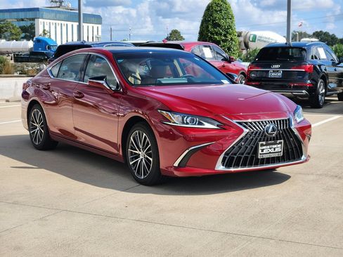 Certified 2025 Lexus ES 350 w/ Premium Package FWD image 3