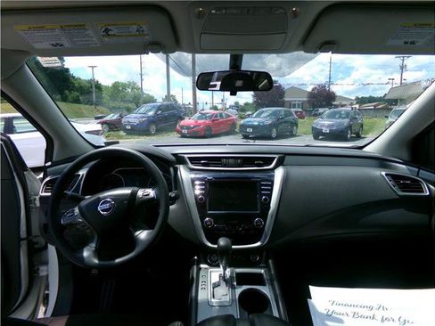 Used 2019 Nissan Murano S AWD/4WD image 9