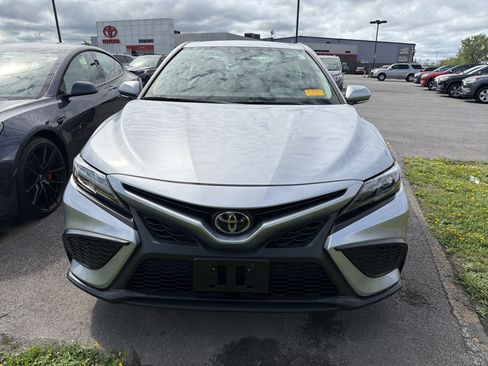 Used 2024 Toyota Camry SE w/ Cold Weather Package FWD image 3