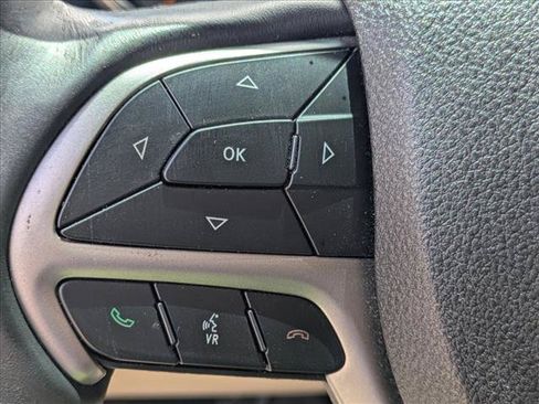 Used 2018 Jeep Grand Cherokee Laredo RWD image 14