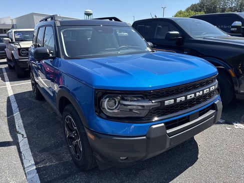 Used 2025 Ford Bronco Sport Outer Banks w/ Outer Banks Tech Package+ image 2