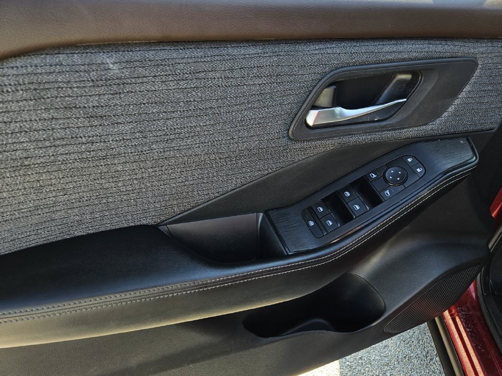 Certified 2023 Nissan Rogue SV AWD/4WD image 17