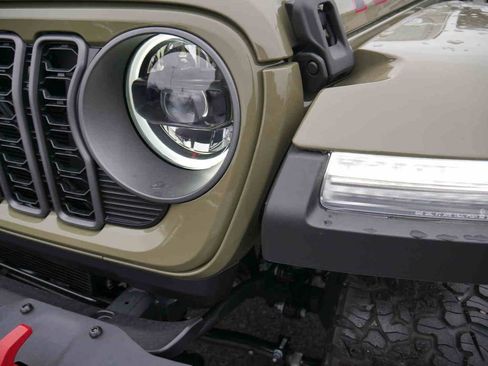 New 2026 Jeep Wrangler Unlimited Rubicon w/ Steel Bumper Group AWD/4WD image 29
